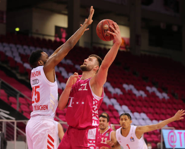 的前队友就 的前队友就